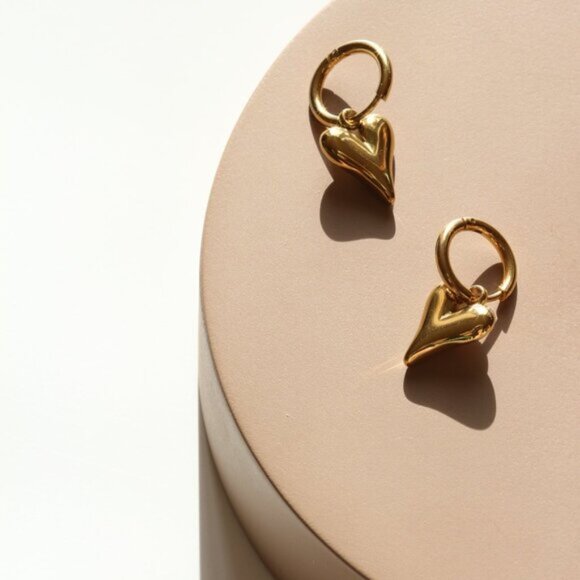 14K Gold filled “Tiffany” Heart Earrings - Picture 1 of 6